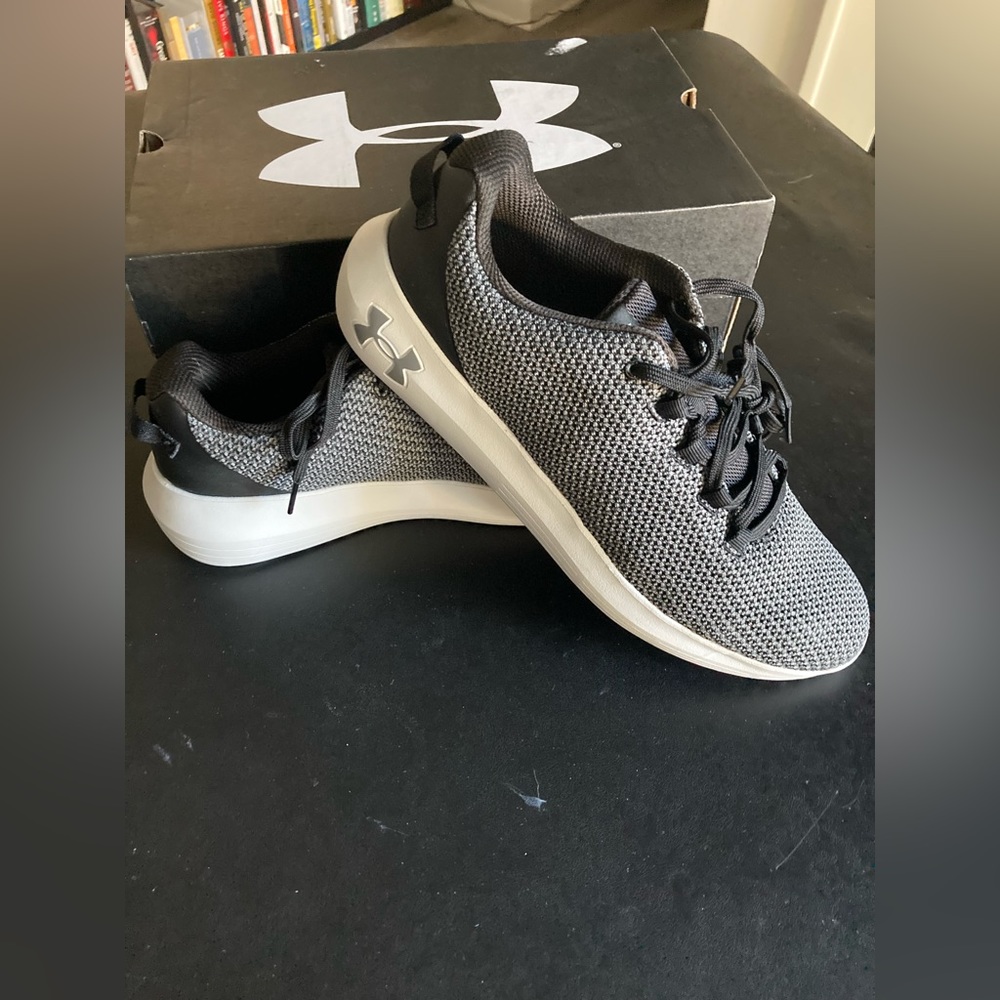 Mens Under Armor Ripple Black/Gray Athletic Sneakers 9.5